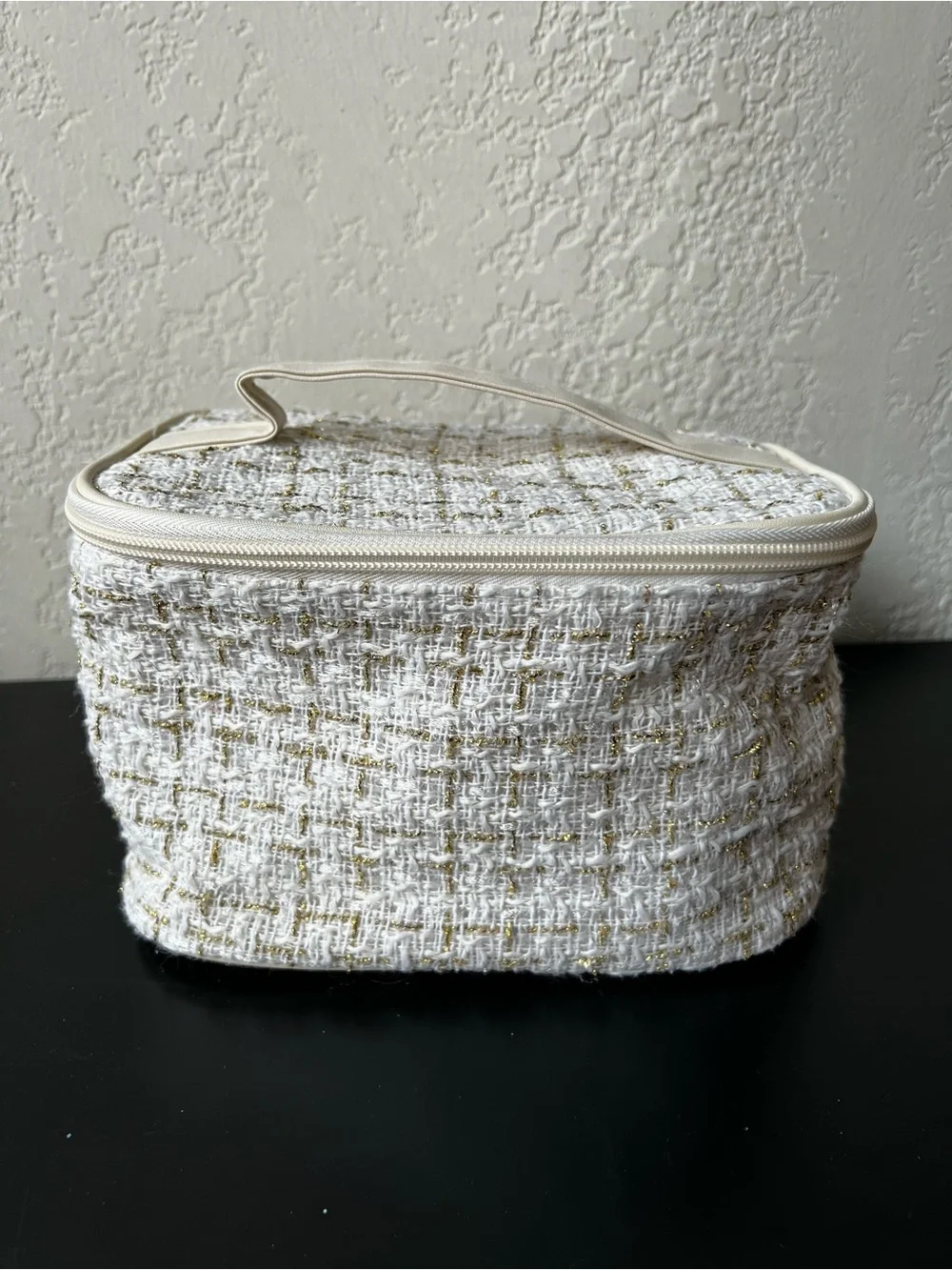 NWOT Elegant White Tweed Cosmetic Case with Gold Threading